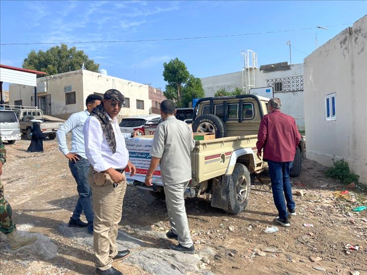 مستشفى الشهداء الثلاثة العام يتـسـلم شحنة من الأدوية والمستلزمات الطبية