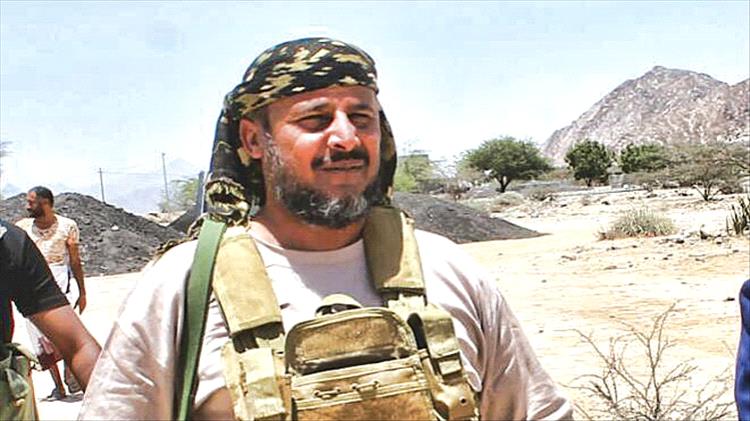 مصدر ميداني: قائد جبهة ثرة طه حسين يسلم قيادة الجبهة إلى سالم علوي البركاني