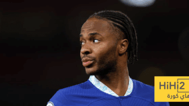 ستيرلينغ يدخل في نفق مظلم