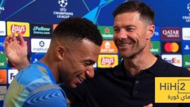 لقطة طريفة .. مبابي يخلع شارة القيادة من كتف كارفخال بعد طرده