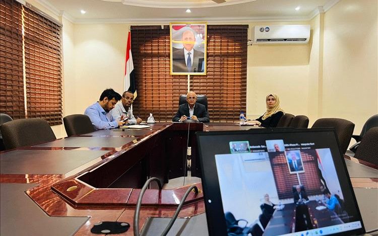 الوزير الشرجبي يبحث مع السفيرة الهولندية والبنك الدولي تعزيز التعاون في قطاع المياه ويلتقي رئيسة منظمة يمن أيد