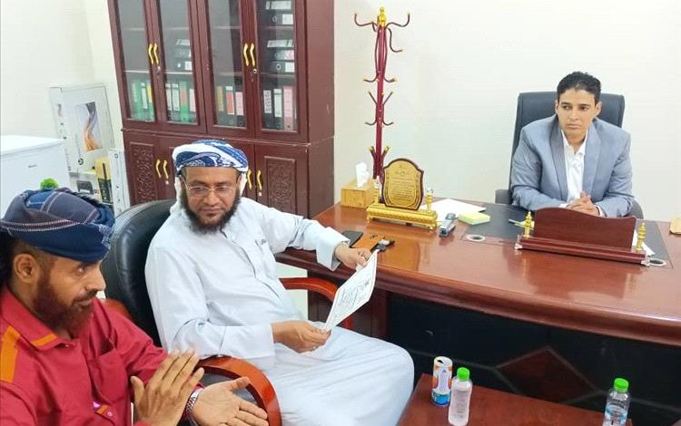 بن مهري يناقش مع وكيل وزارة الاوقاف تنفيذ حملة  محو أمية مشتركة في مصلحة السجون بالمناطق المحررة