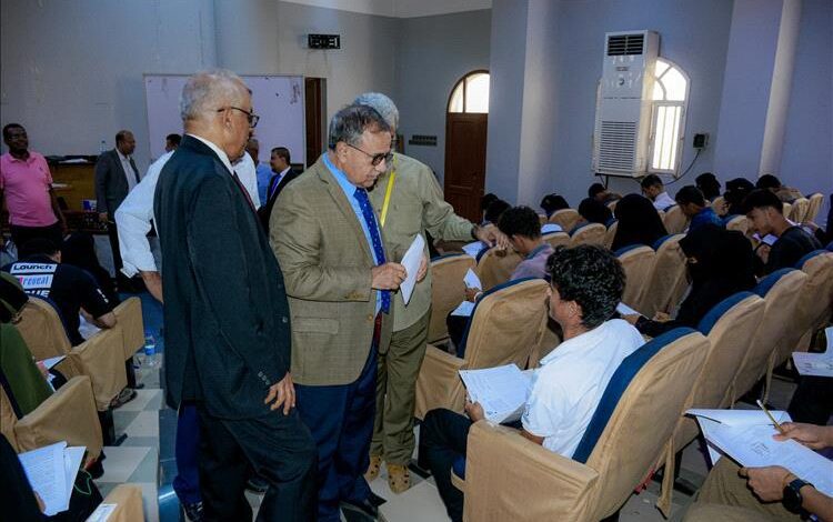 جامعة عدن تدشن امتحانات المفاضلة بكلية الطب والعلوم الصحية