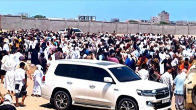 جموع غفيرة تُشيّع القائد أديب العيسي في موكب جنائزي مهيب بمقبرة الممدارة الجديدة