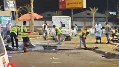صيانة مسائية للطرقات تخفف من ازدحام عدن