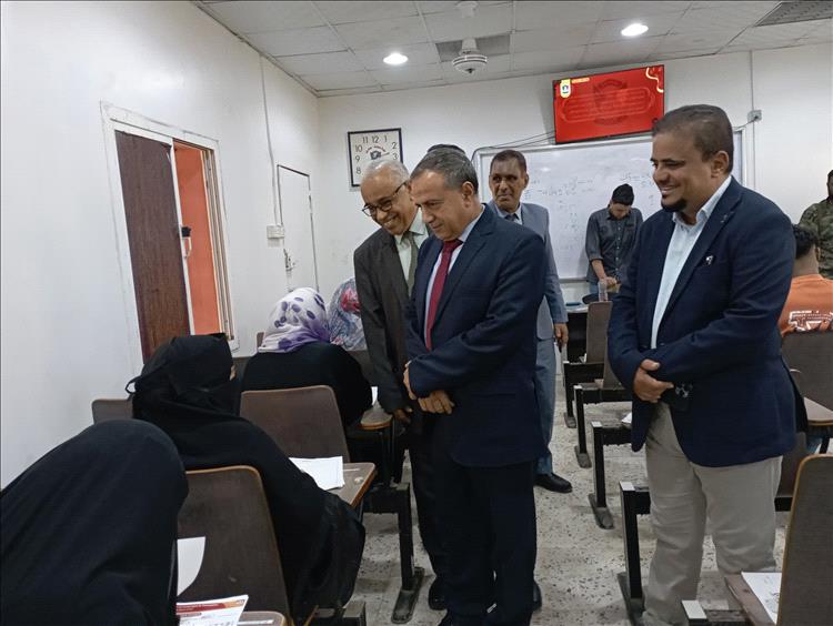 في أجواء تنافسية مميزة،، انطلاق امتحانات المفاضلة بكلية اللغات جامعة عدن