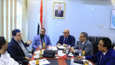 لقاء بعدن يناقش تنفيذ مشاريع استراتيجية في قطاع الطرقات
