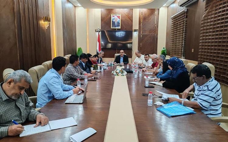 وزير الصحة يترأس اجتماع اللجنة التحضيرية للقمة الصحية التنسيقية ولجنة صندوق الصحة بعدن