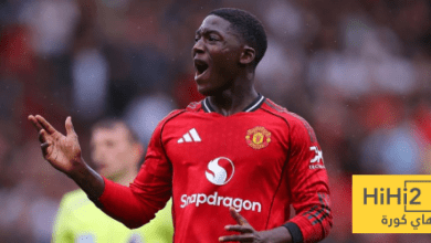 عمالقة إنجلترا يتنافسون على ماينو