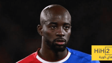 نجم كريستال بالاس يشعل الصراع بين اليونايتد وتوتنهام