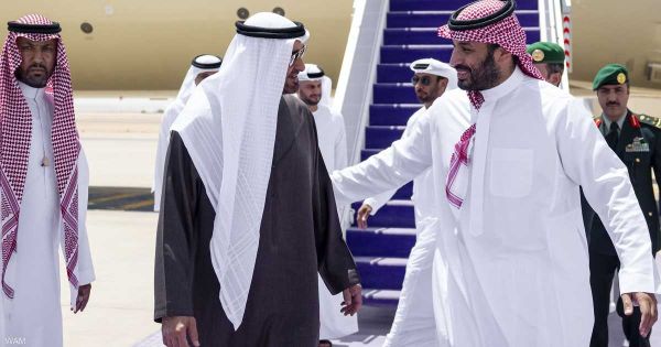 الأمير محمد بن سلمان يستقبل الشيخ محمد بن زايد لدى وصوله إلى الرياض