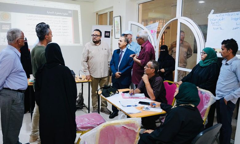 الإرياني يزور معهد جميل غانم للفنون الجميلة ويتفقد المشاركين في عدد من الدورات التدريبية