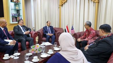 الارياني يبحث مع نظيره الماليزي التعاون في مجالات الإعلام والتحول الرقمي