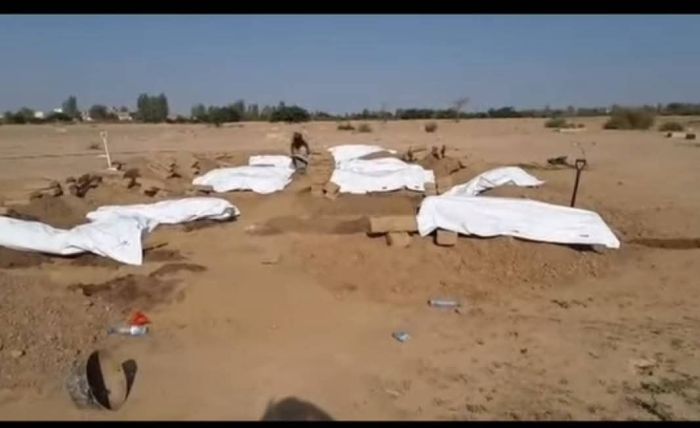 الجوف.. الحوثيون يدفنون 13 جثة مجهولة