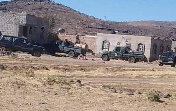 الحوثيون يحاصرون قرية شعبان غرب صنعاء بسبب شعار "ارحل يا حوثي"