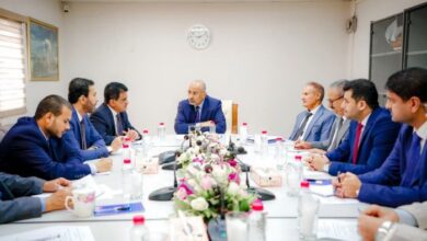 الزُبيدي يترأس اجتماعًا موسعًا لمتابعة خطوات إعادة تشغيل مصفاة عدن
