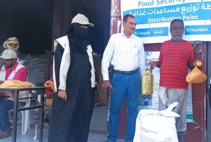 الغذاء العالمي يوزع مساعدات على 1685 مستفيداً في التحيتا جنوب الحديدة