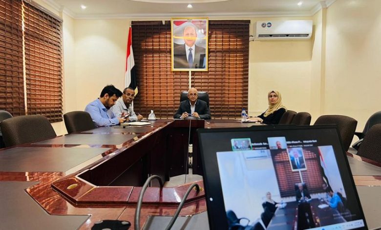 الوزير الشرجبي يبحث مع السفيرة الهولندية والبنك الدولي تعزيز التعاون في قطاع المياه