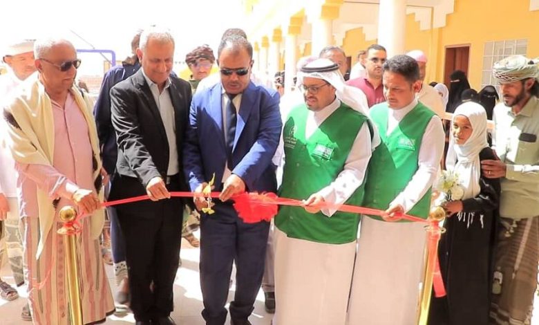 الوكيل العامري يفتتح تسعة فصول دراسية جديدة في مدرسة السلام بمدودة بتمويل سعودي