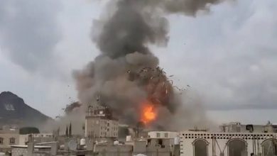 بعد إتلاف الحوثيين جزءًا منه.. غارة إسرائيلية تقضي على ما تبقى من أرشيف الجمهورية اليمنية