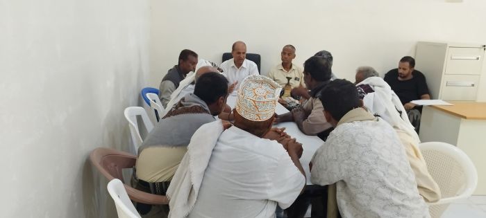 تعز.. محلي ذو باب المندب يناقش سبل دعم العملية التعليمية وإحياء ذكرى ثورة 26 سبتمبر