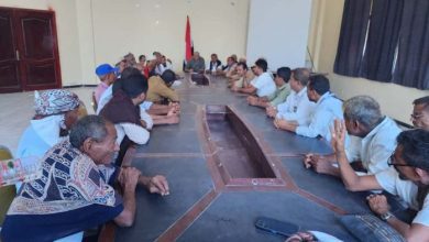 تعز.. مدير عام المخا يشدد على تضافر الجهود لإنجاح احتفالية 26 سبتمبر