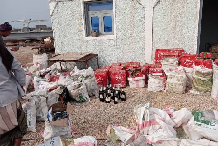 خفر السواحل بقطاع البحر الأحمر يضبط شحنة خمور مهربة قبالة سواحل ذو باب المندب