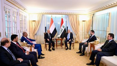 رئيس مجلس القيادة يبحث والرئيس العراقي العلاقات بين البلدين ومستجدات المنطقة