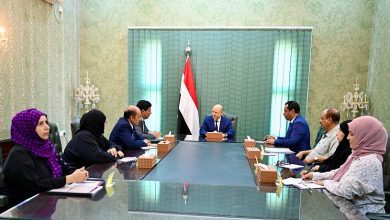 رئيس مجلس القيادة يتسلم التقرير السنوي للجنة الوطنية للتحقيق في ادعاءات انتهاكات حقوق الانسان
