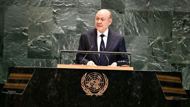 رئيس مجلس القيادة يدعو الى تحالف دولي لمكافحة ارهاب مليشيات إيران في اليمن والمنطقة