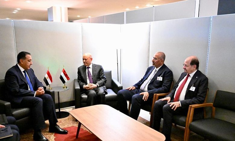 رئيس مجلس القيادة يستقبل رئيس الوزراء المصري للبحث في العلاقات الثنائية ومستجدات المنطقة
