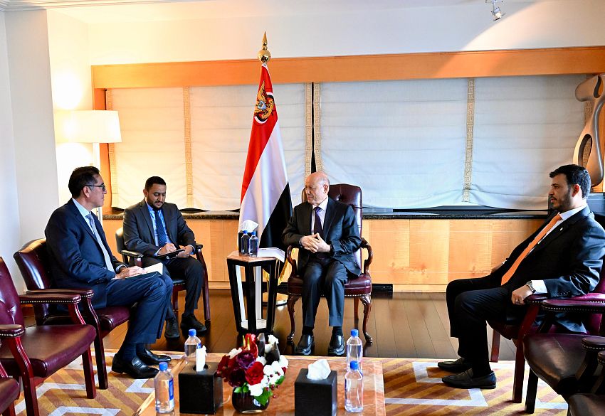 رئيس مجلس القيادة يستقبل نائب المدير التنفيذي لشركة هنت الاميركية