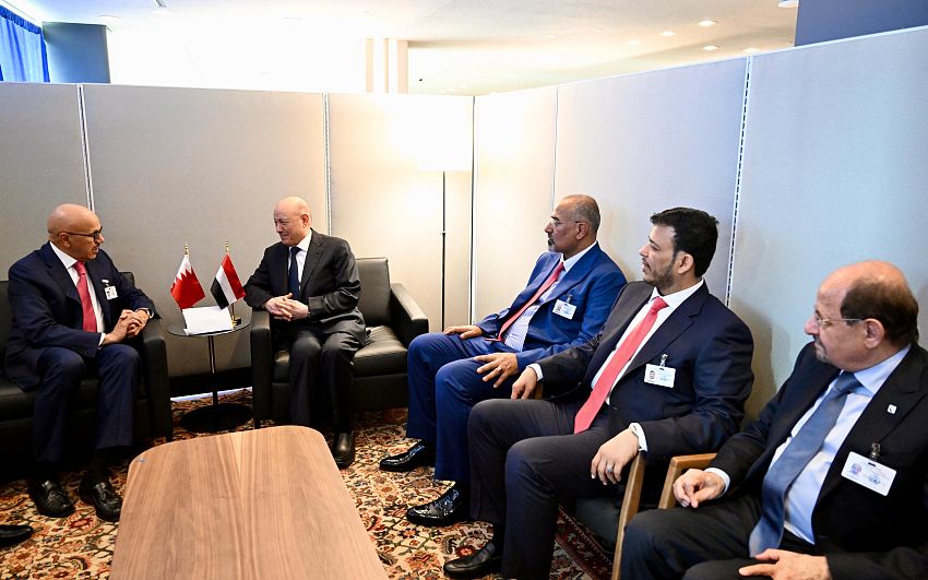 رئيس مجلس القيادة يستقبل وزير الخارجية البحريني لبحث التعاون الثنائي والتحديات المشتركة