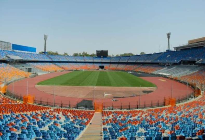 استاد القاهرة