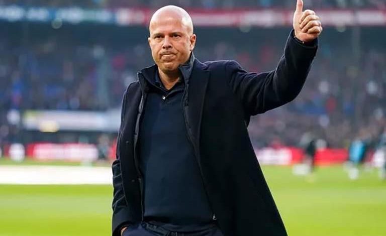 سلوت ينتقد إيكيتيكي بعد طرده أمام ساوثهامبتون: “تصرف غبي”