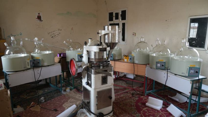 شرطة المهرة تحبط إنشاء معمل لإنتاج المخدرات في المحافظة