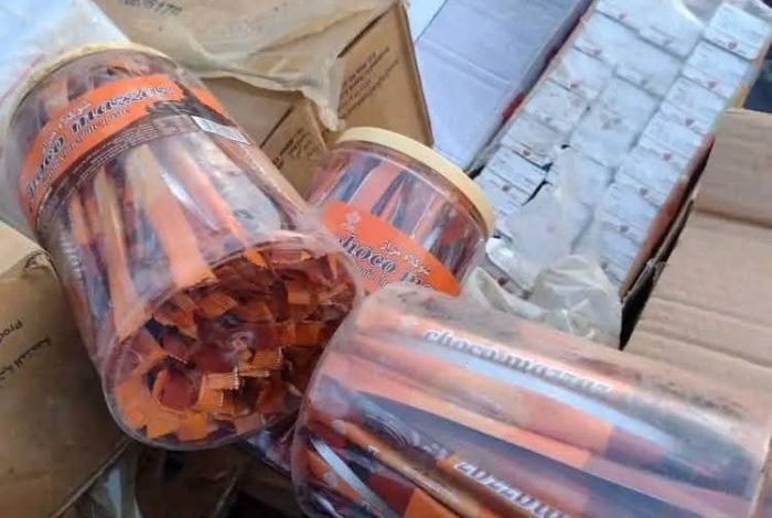 ضبط 3 أطنان من السلع الفاسدة وضبط أسعار السلع في أسواق النجيبة بريف المخا