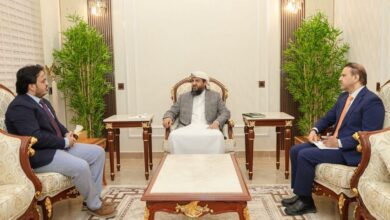 عضو مجلس القيادة المحرّمي يؤكد أن ملف الكهرباء يمثل أولوية قصوى