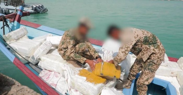 فيديو| بحرية المقاومة الوطنية تحبط عملية تهريب شحنة مخدرات عبر البحر الأحمر