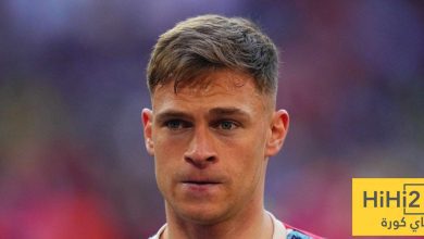 كومباني يحسم موقفه من إشراك كيميتش كظهير أيمن