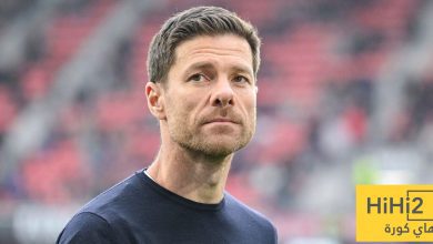 لماذا لعب ألونسو بثلاث مدافعين أمام ليفانتي؟