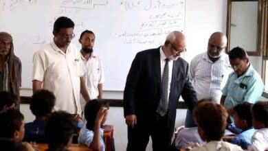 محافظ الحديدة يدشّن العام الدراسي الجديد في المناطق المحررة