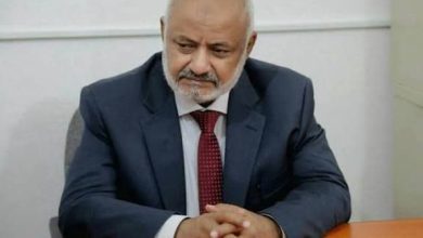 محافظ الحديدة يدعو أبناء المحافظة إلى المشاركة الفاعلة في احتفالات 26 سبتمبر