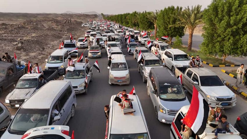 مسيرات جماهيرية ضخمة تجوب شوارع مدينة مأرب احتفاءً بالعيد الوطني الـ63 لثورة 26 سبتمبر