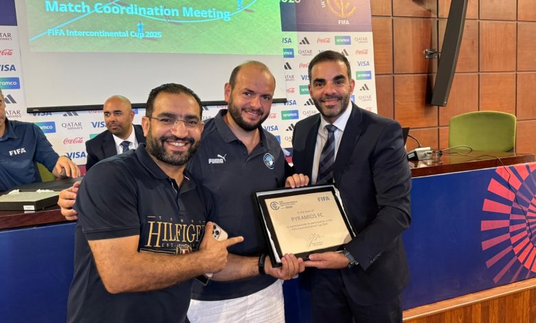موقعة من إنفانتينو.. بيراميدز يتسلم شهادة المشاركة في النسخة الجديدة لبطولة كأس إنتركونتيننتال