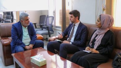 نائب وزير التخطيط يبحث مع مسؤول بعثة الاتحاد الأوروبي دعم الأمن الغذائي والتنمية في اليمن
