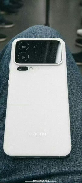 هاتف Xiaomi 16 Pro Max يظهر بشاشة ثانية داخل وحدة كاميرا Leica وفق تسريبات جديدة