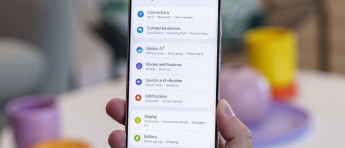 هاتف سامسونج Galaxy S25 FE يحصل على أول تحديث.. وهذه أبرز المزايا الجديدة