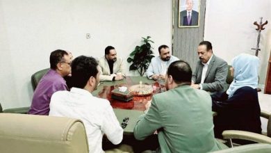 وزارة الأشغال توقع عقوداً لترميم وصيانة الطرق المتضررة في عدن