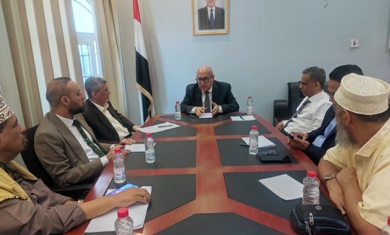 وزير الإدارة المحلية يؤكد اهتمام الحكومة بالقطاع الخاص